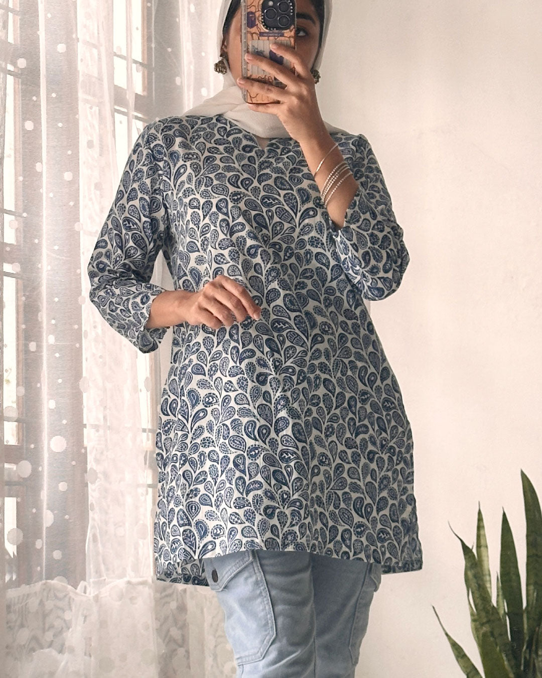 Coastal Breeze – Blue and White 30-Inch Short Kurti