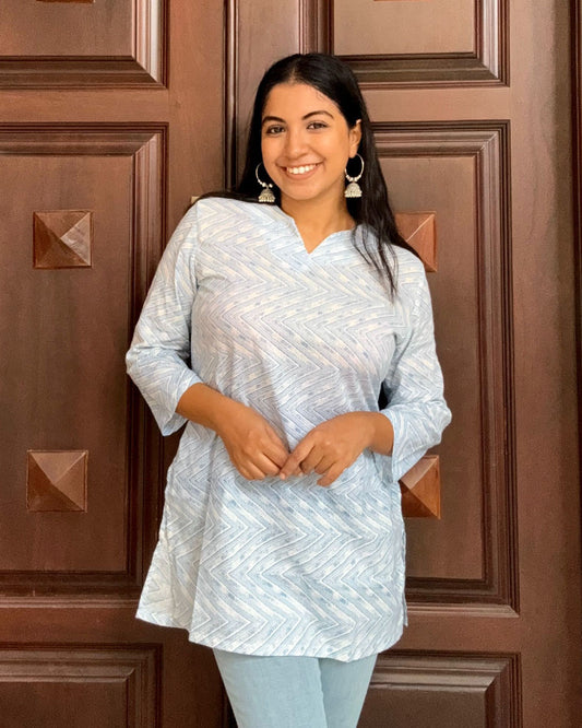Serene Sky Cotton Zigzag Stripe Kurti – 30 Inch Short Kurti