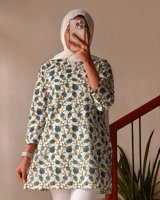 Neel Kamal – 30 Inches of Regal Grace