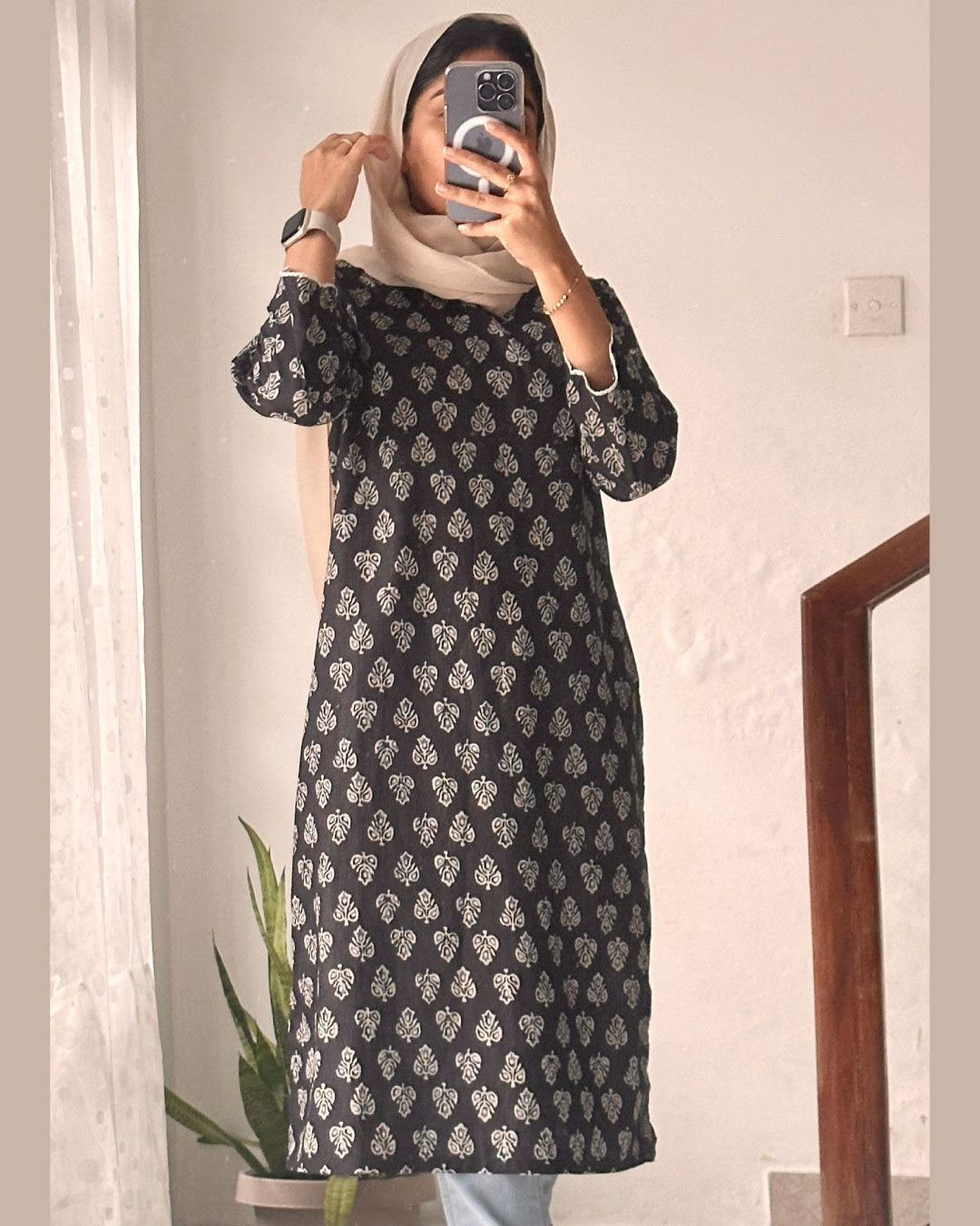 Midnight Grace – Black Fabric with Grey Print 40-Inch Kurti