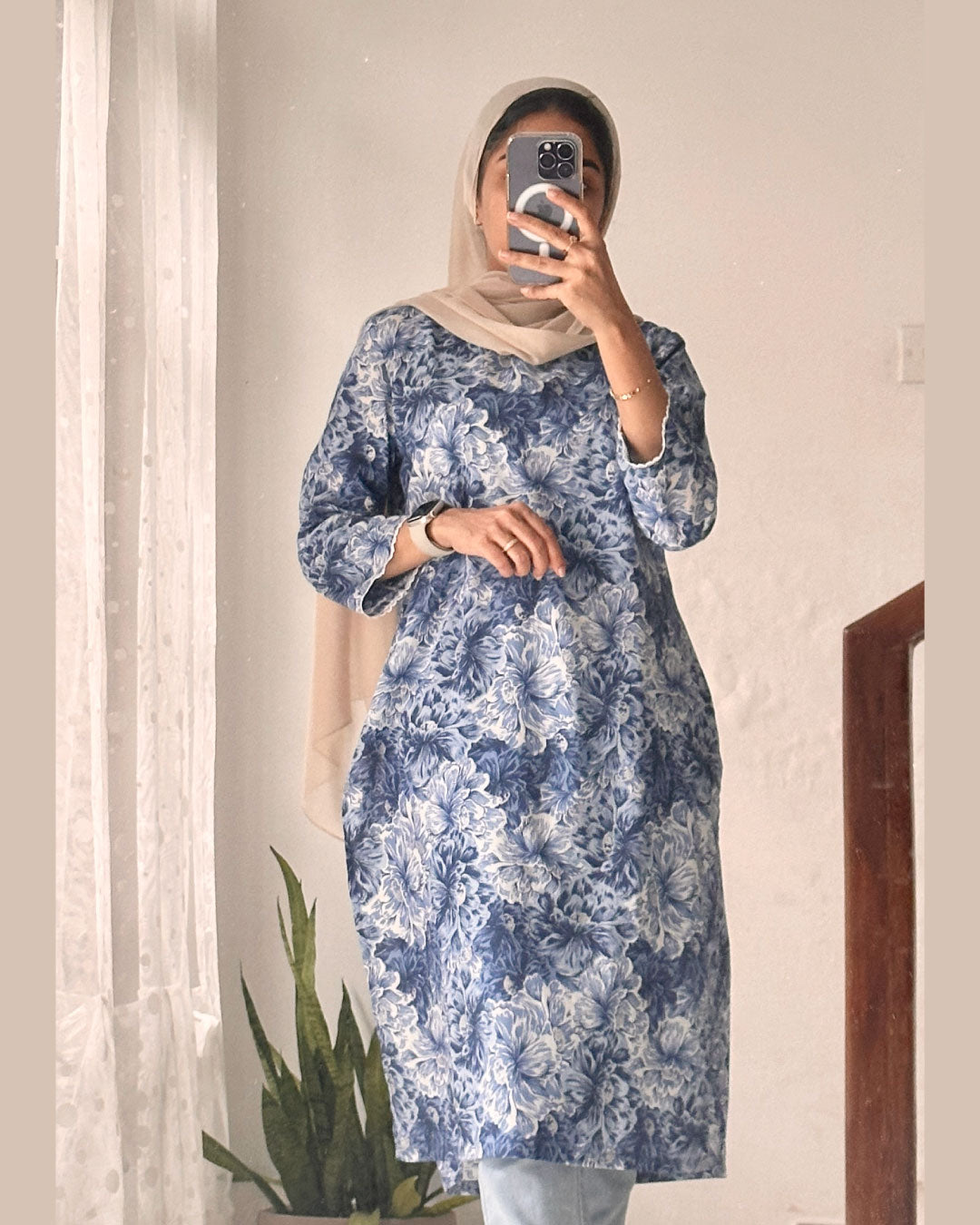 Ocean Breeze – Shaded Blue Petals 40-Inch Kurti