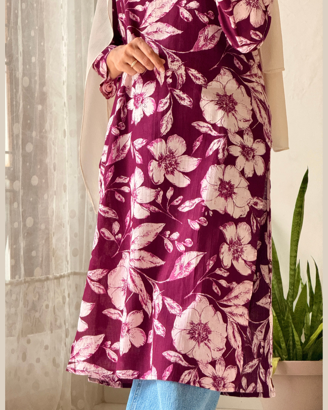 Madhubala Mood – Maroon & White Floral Kurti
