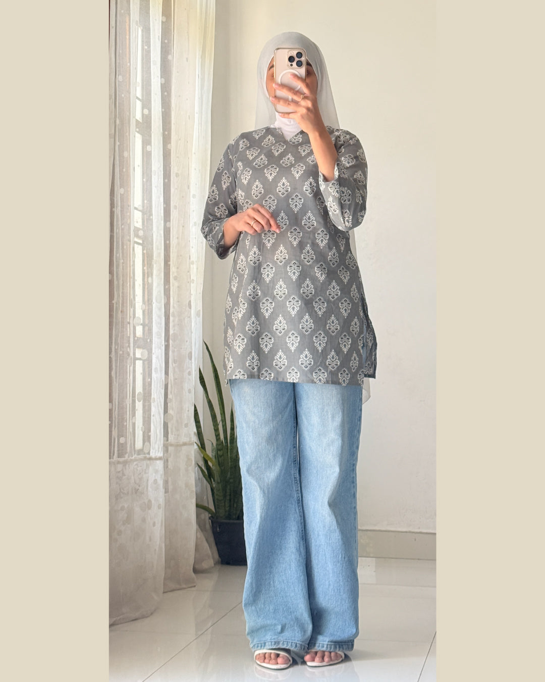 Shahi Aafreen Grey 30 inch Short Kurti