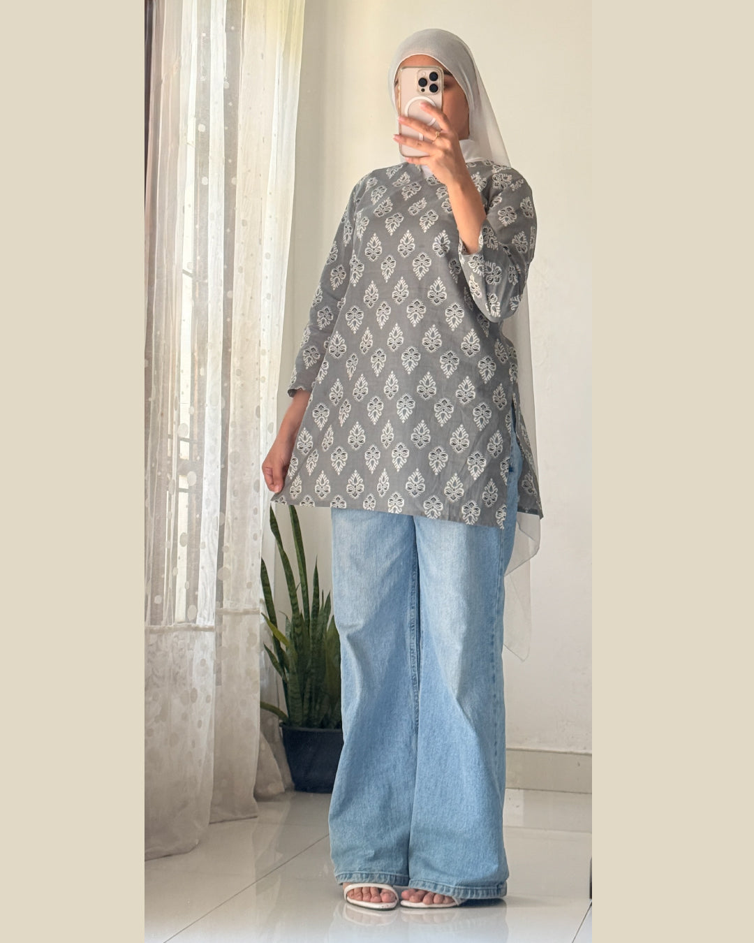 Shahi Aafreen Grey 30 inch Short Kurti