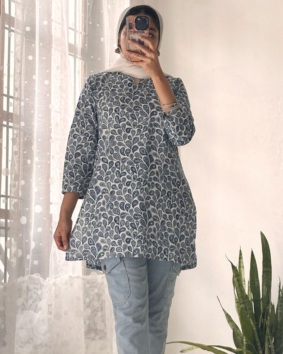 Coastal Breeze – Blue and White 30-Inch Short Kurti