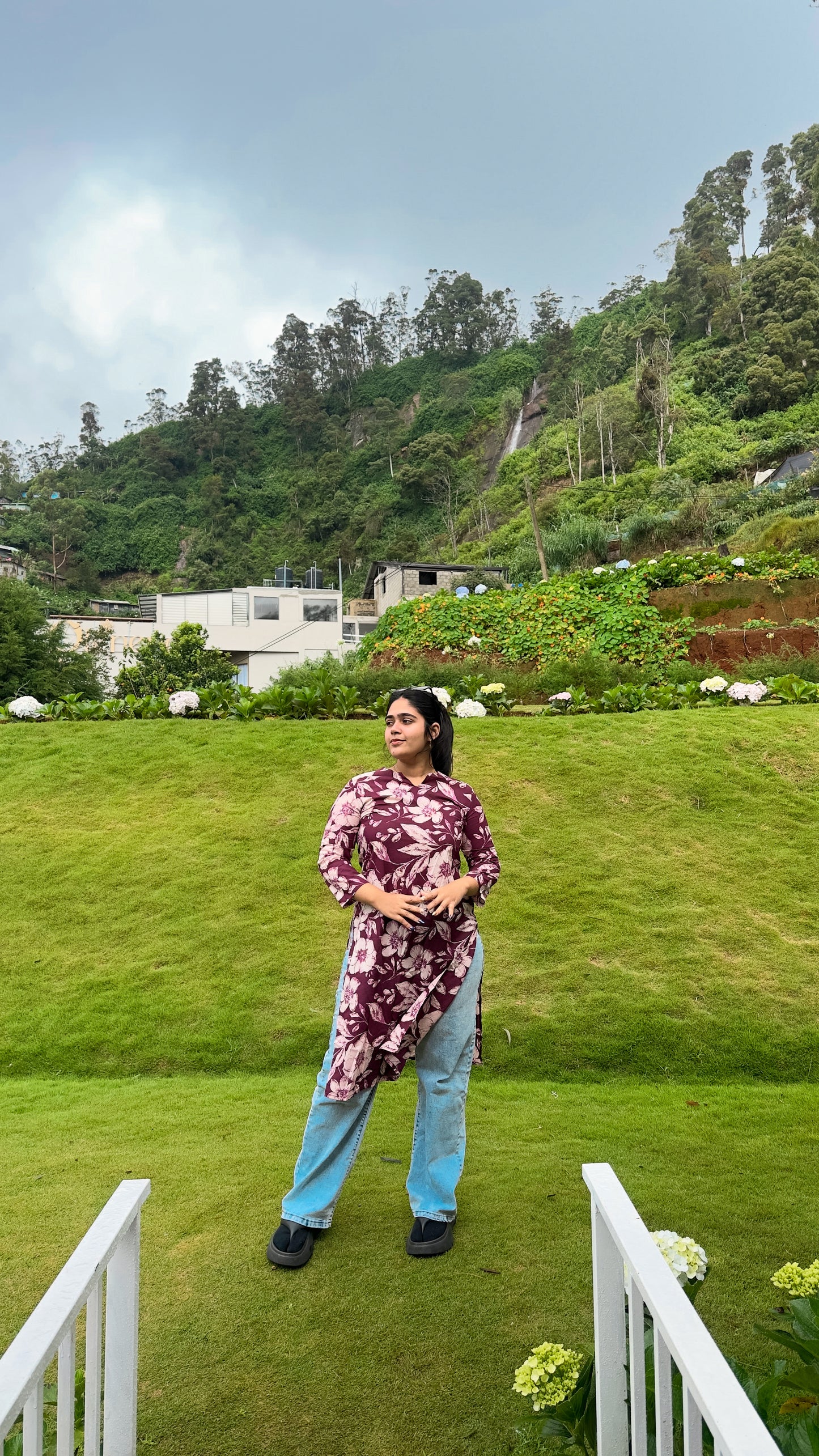 Madhubala Mood – Maroon & White Floral Kurti