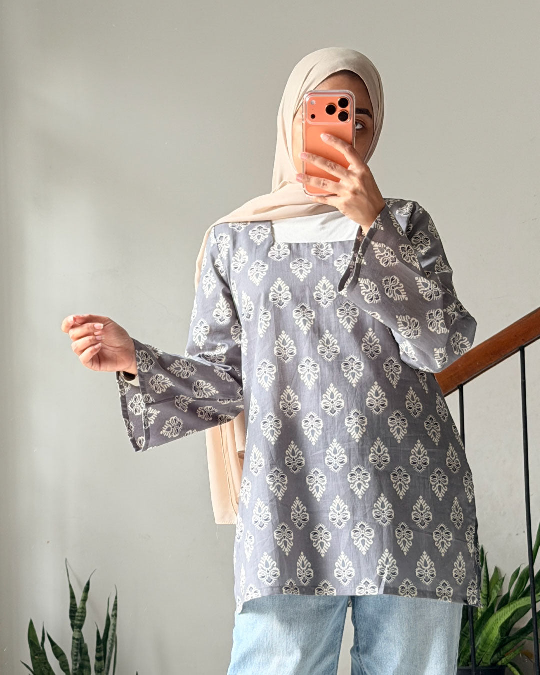 Noor-e-Zar Grey Block Print 30 inch Kurti Top