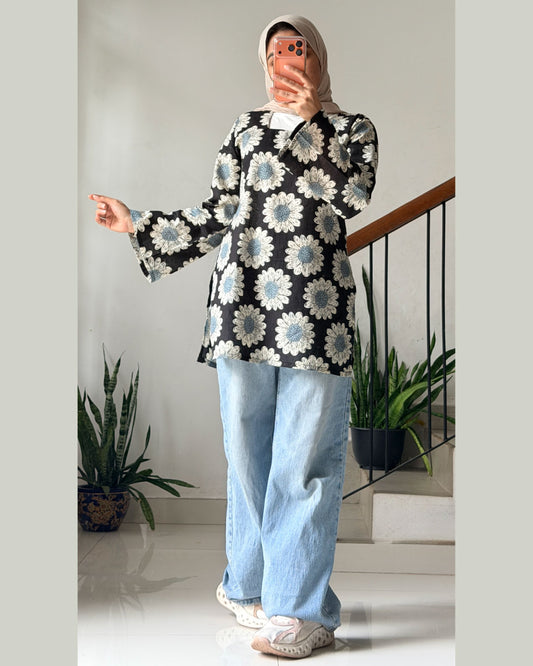 Gulbahaar Noir 30 inch Floral Black Kurti