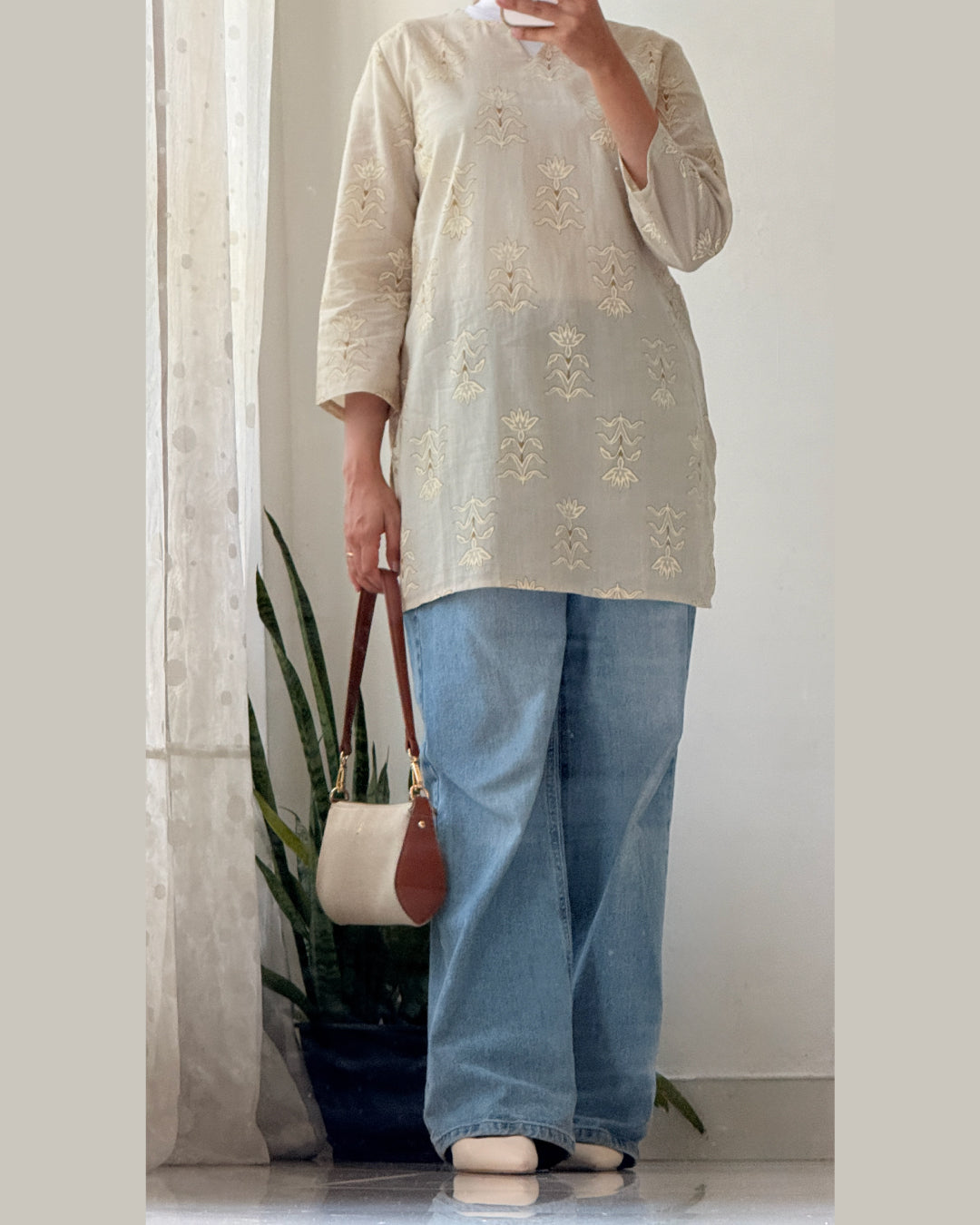 Noor-e-Nazakat Ivory Floral 30 inch Short Kurti