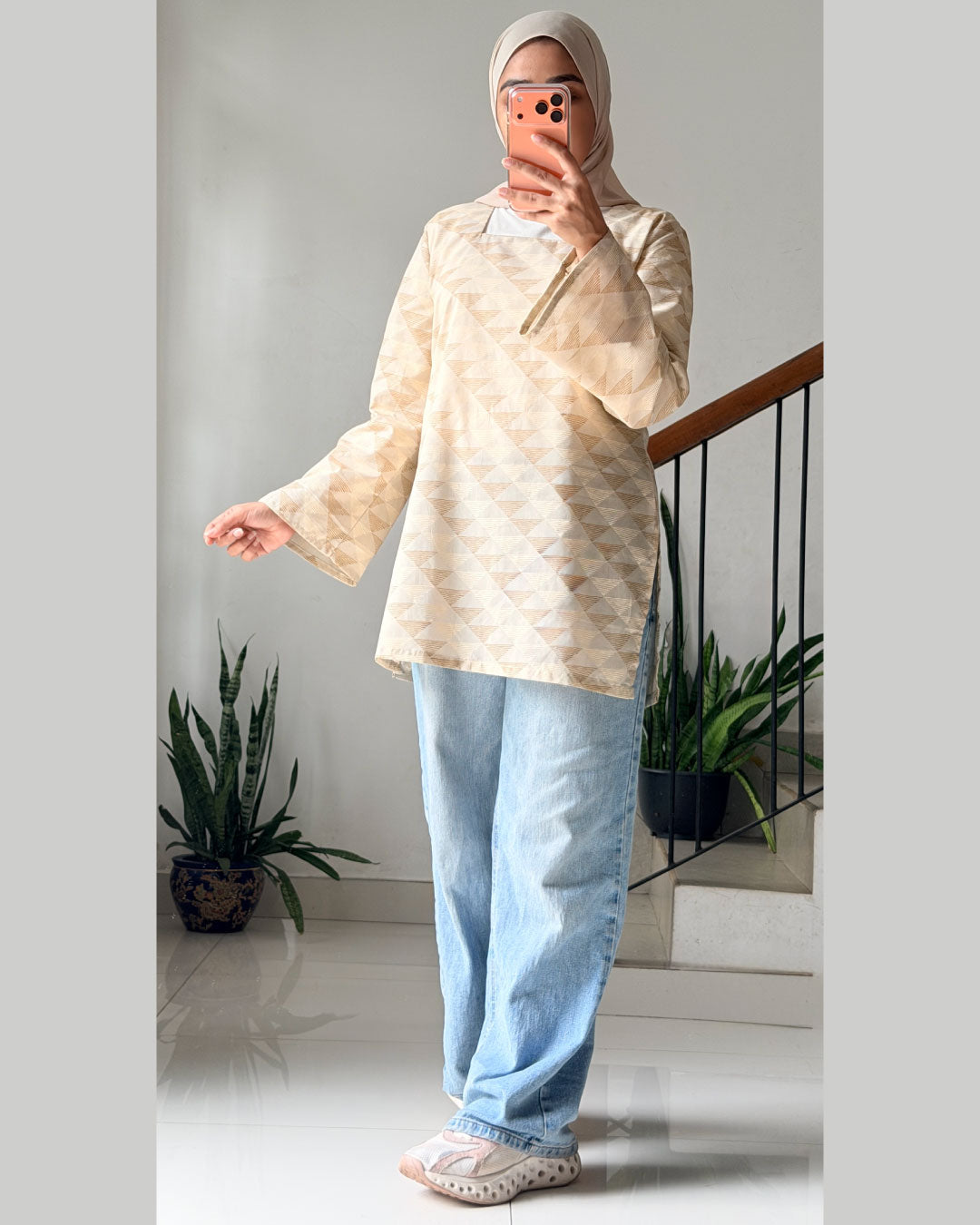 Zarqaa Saba Beige Geometric 30 inch Kurti Top