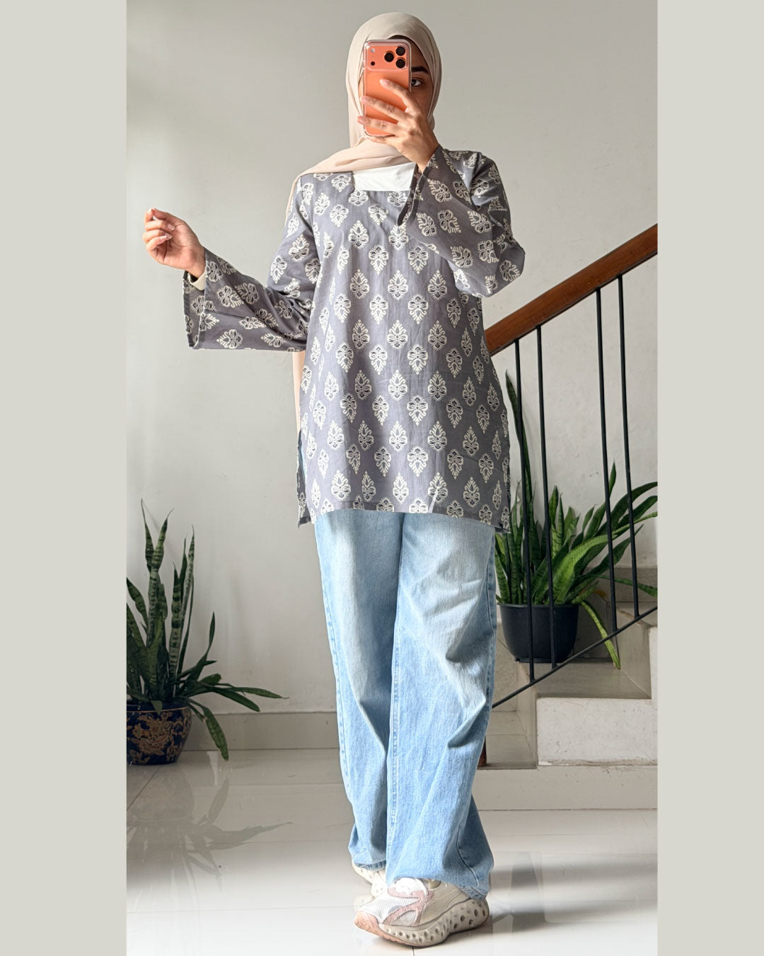 Noor-e-Zar Grey Block Print 30 inch Kurti Top