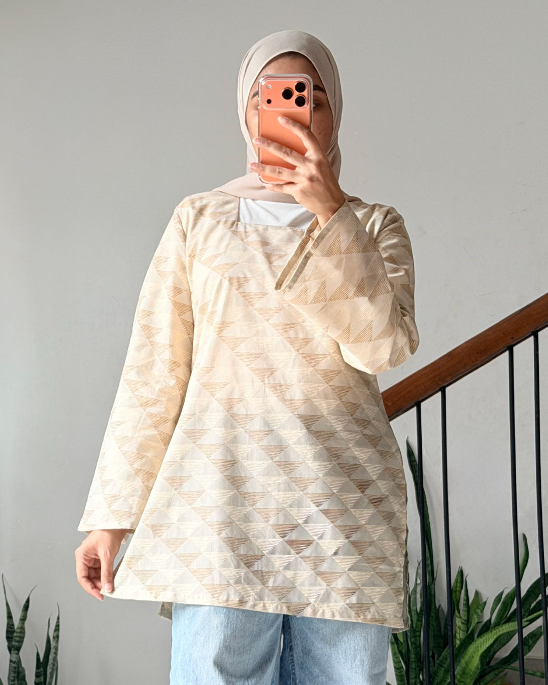 Zarqaa Saba Beige Geometric 30 inch Kurti Top