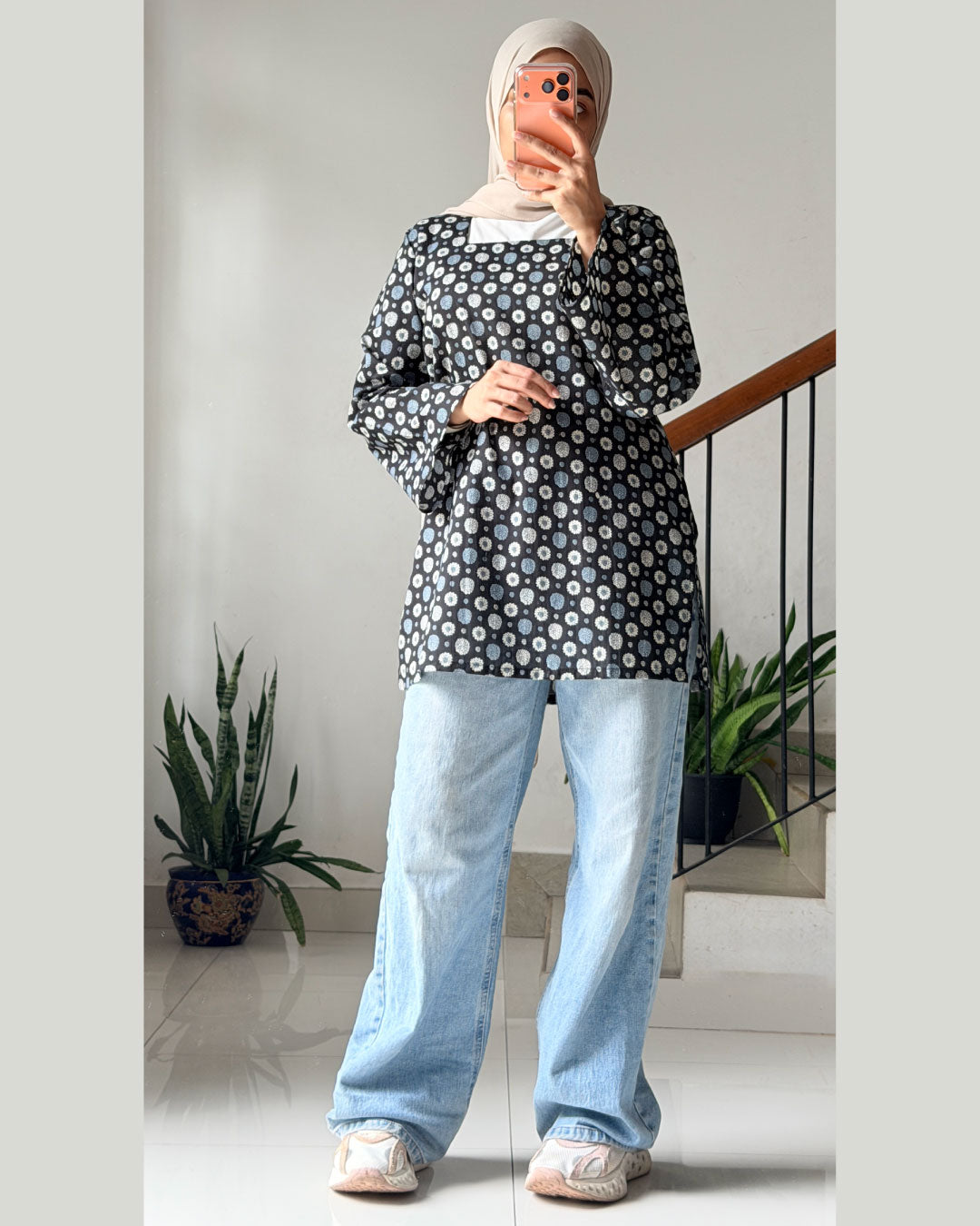 Noor-e-Nazaakat Black 30 inches Short Kurti