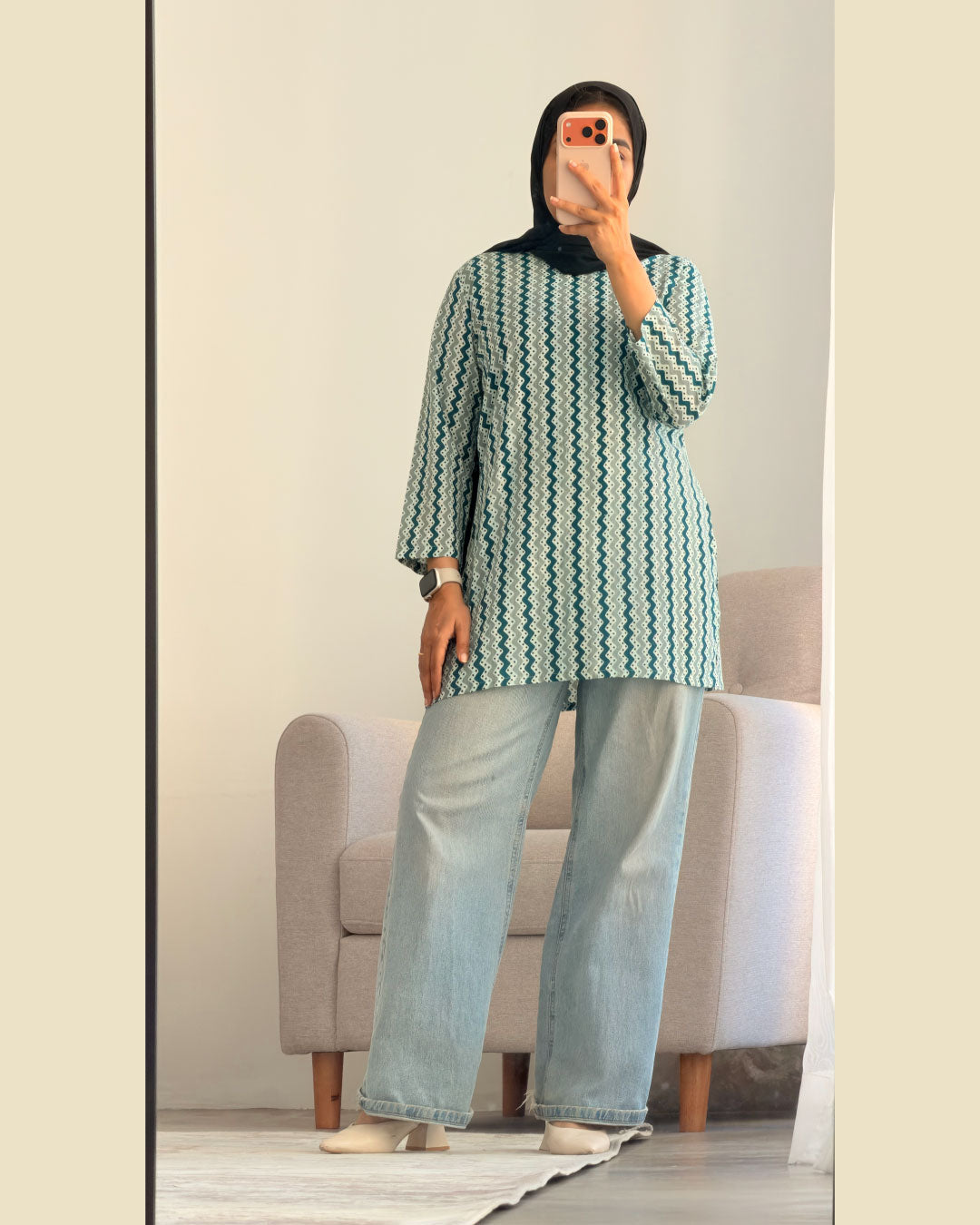 Zariya Wave Ethnic 30 inches Short Kurti Top
