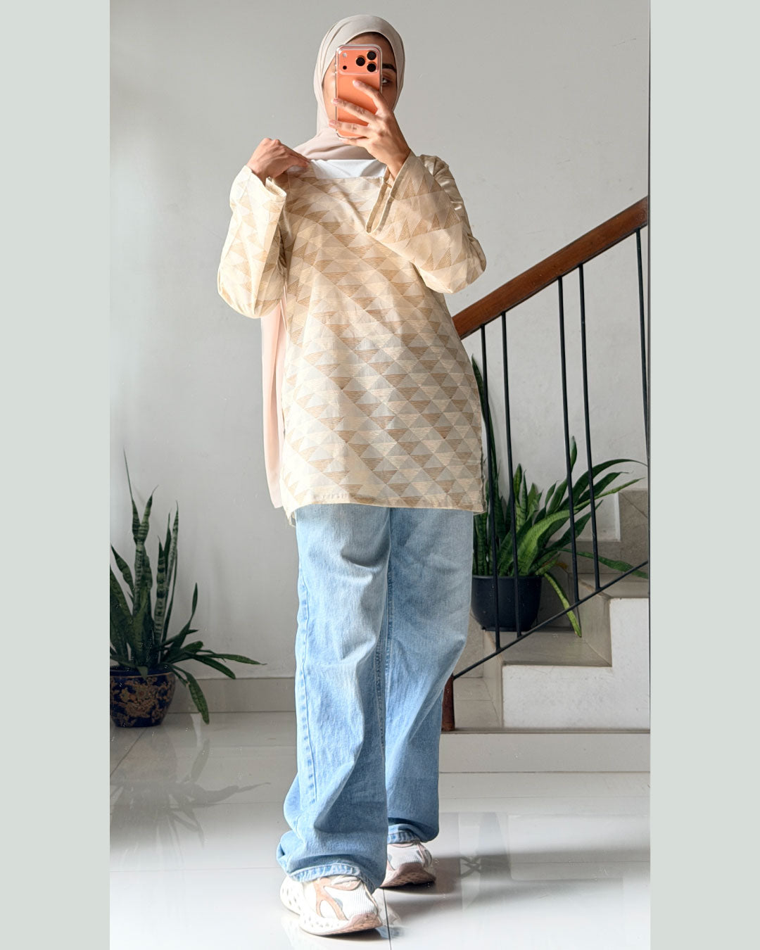 Zarqaa Saba Beige Geometric 30 inch Kurti Top