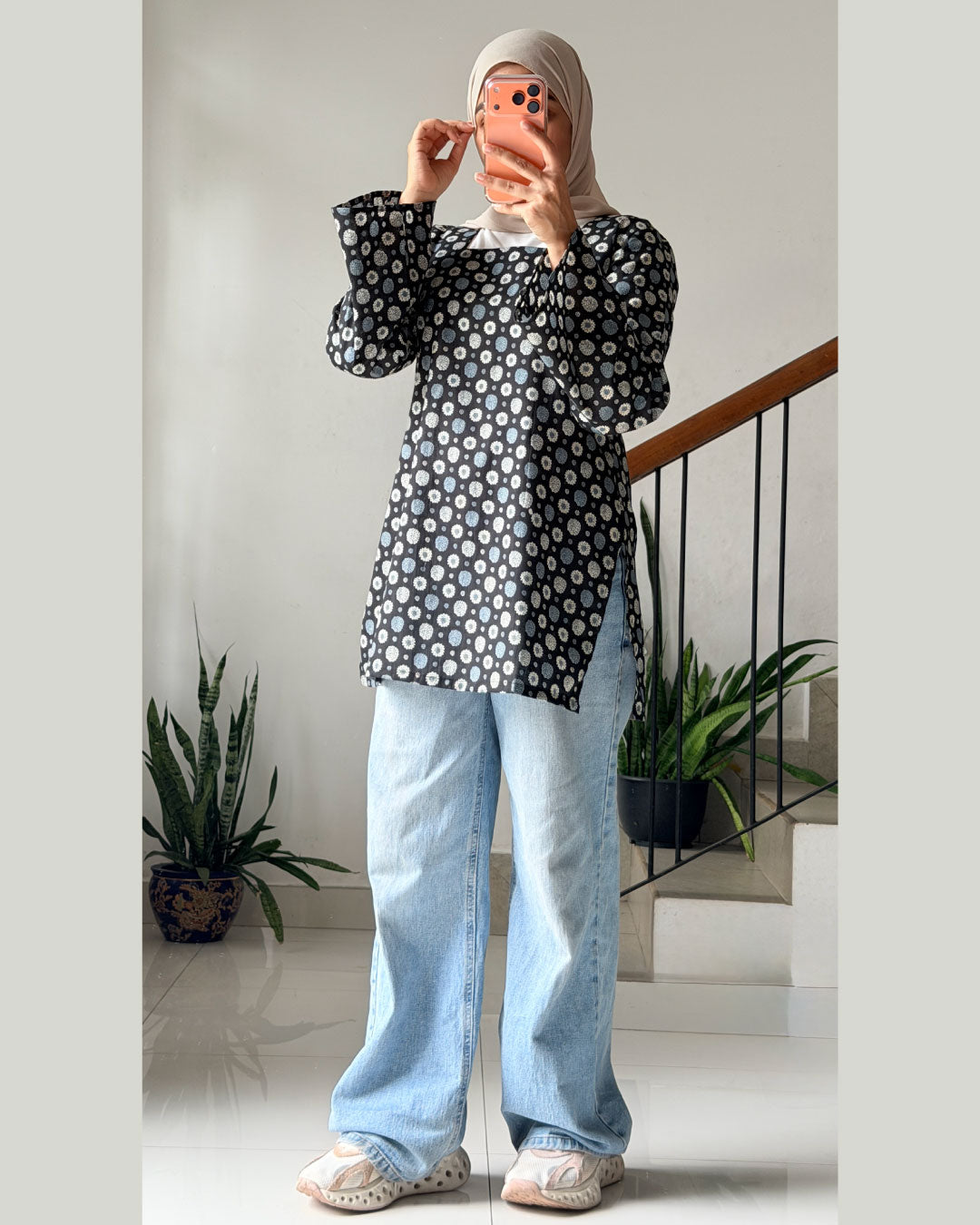 Noor-e-Nazaakat Black 30 inches Short Kurti