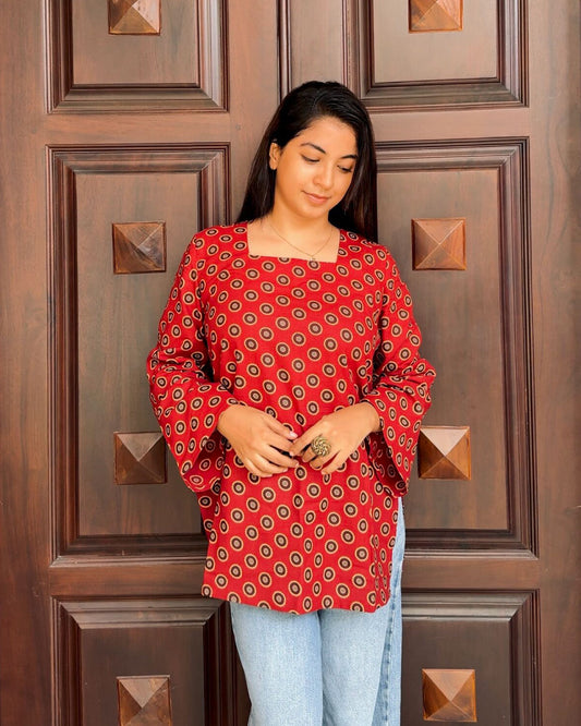 Zariya Noor Print 30 inches Short Kurti