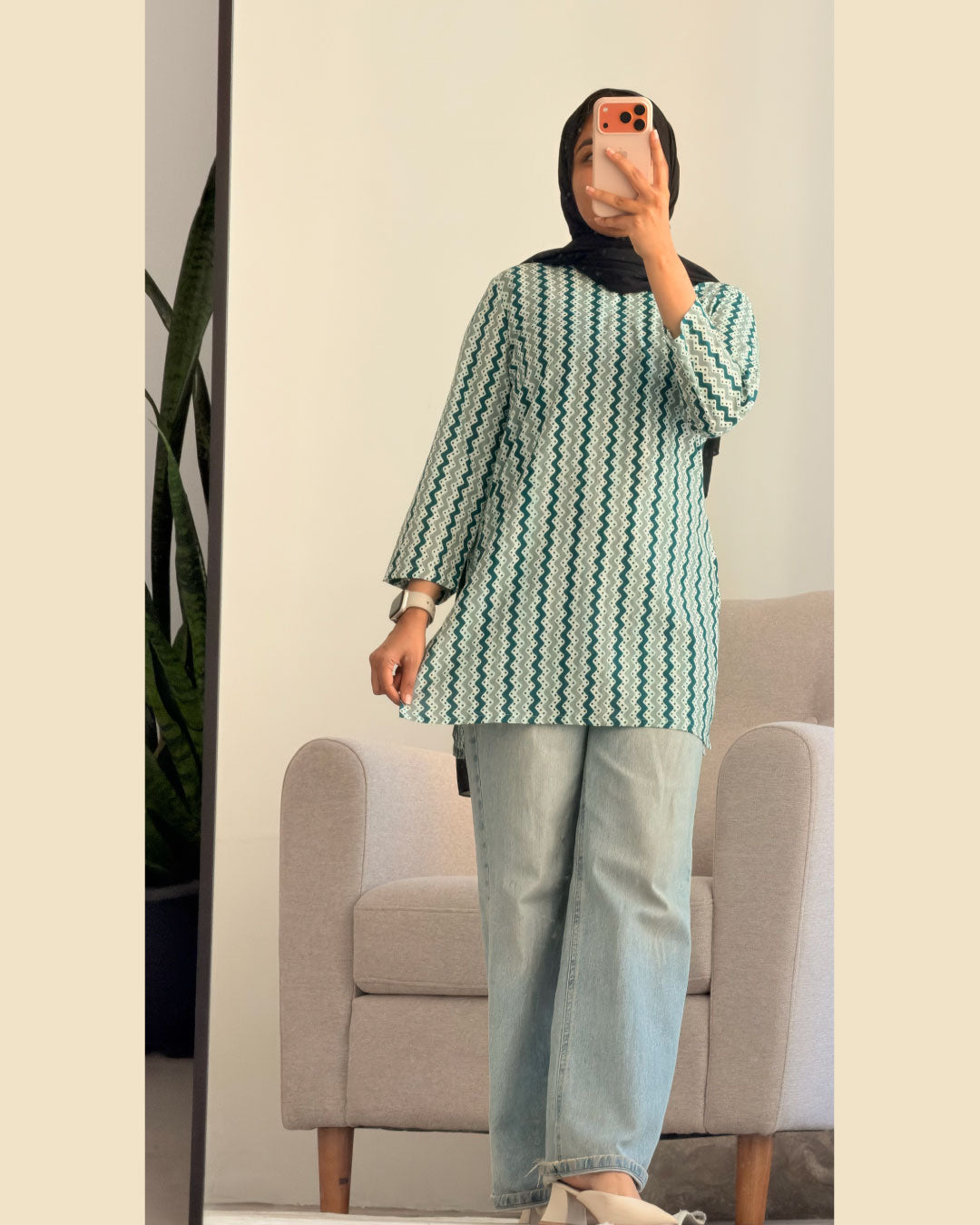 Zariya Wave Ethnic 30 inches Short Kurti Top