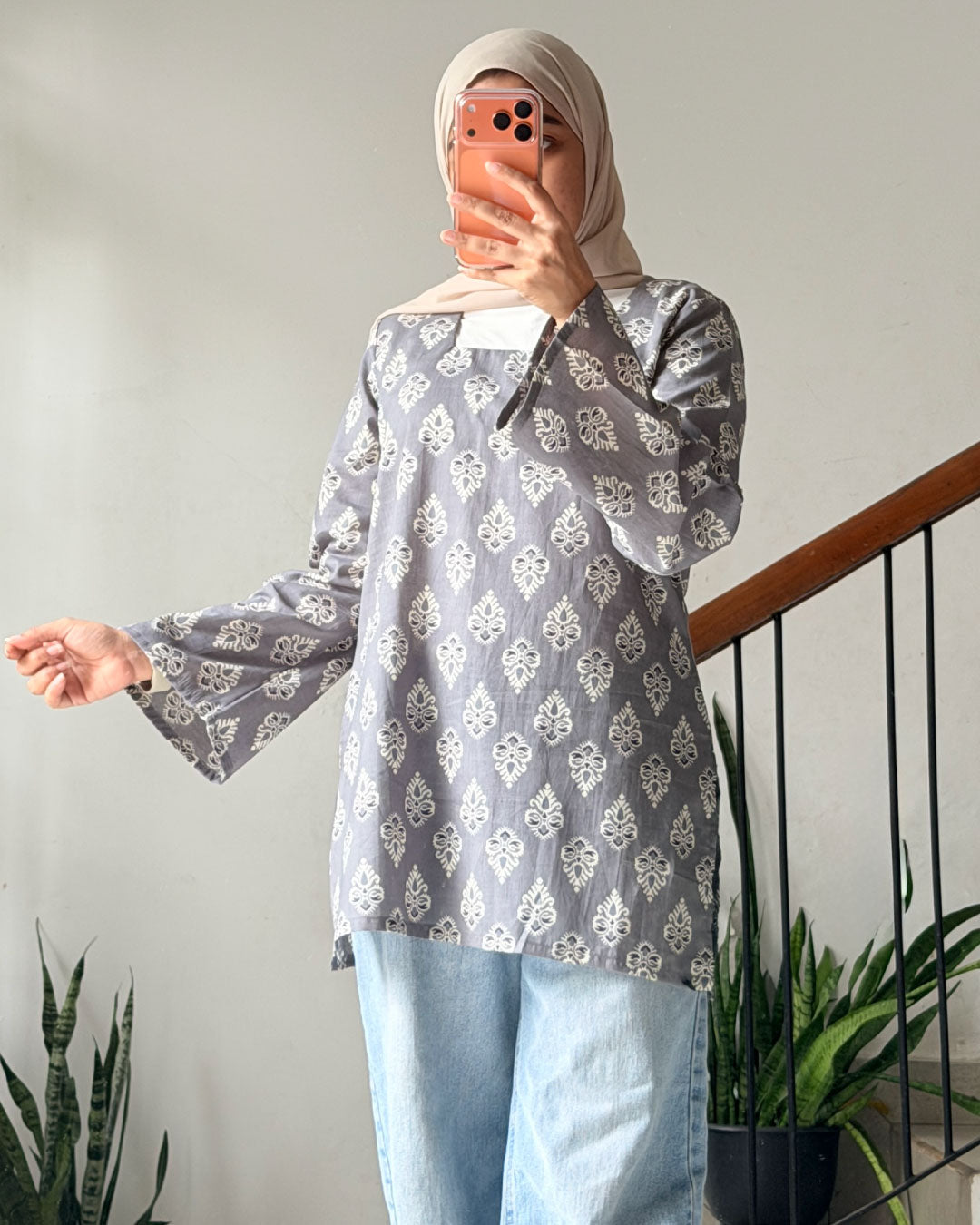 Noor-e-Zar Grey Block Print 30 inch Kurti Top