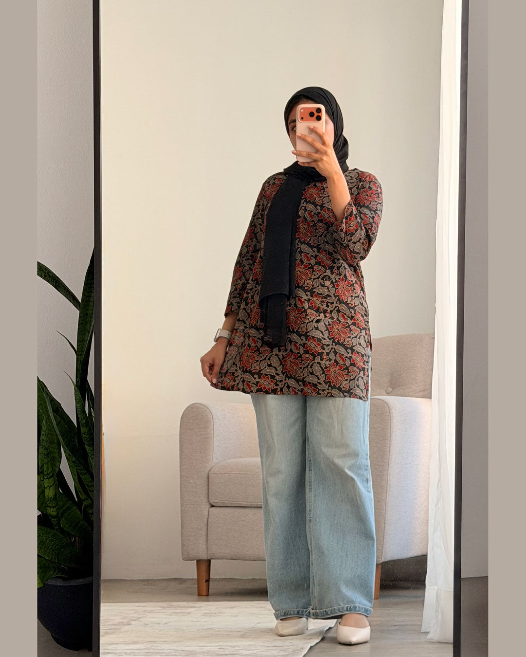 Mehrunisa Floral 30 inch Short Kurti