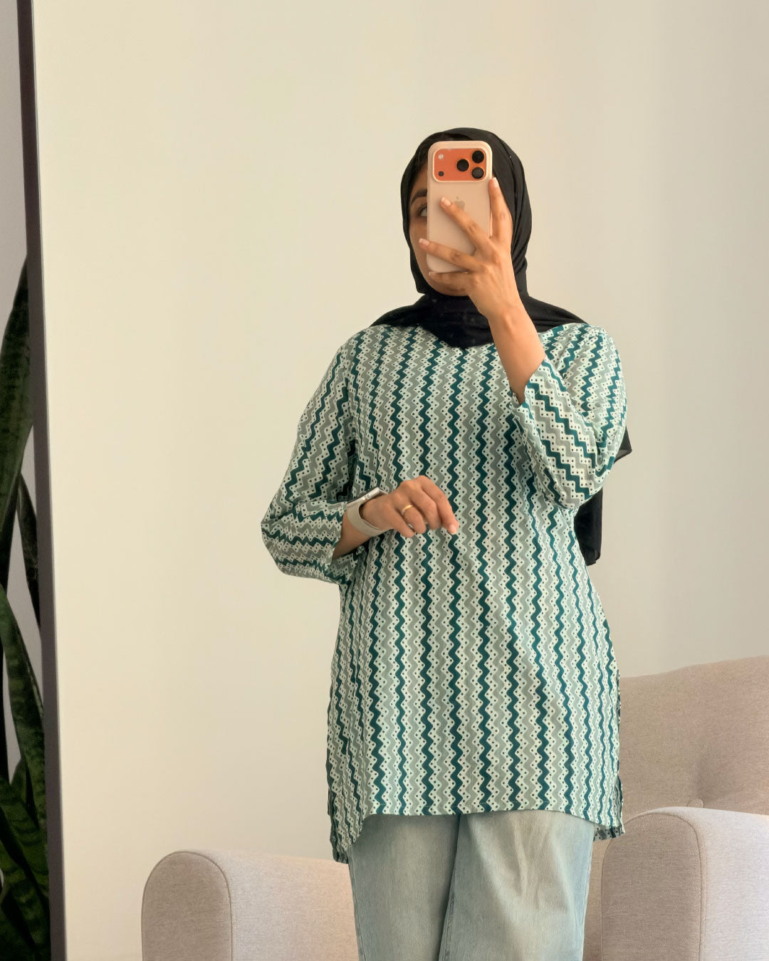 Zariya Wave Ethnic 30 inches Short Kurti Top