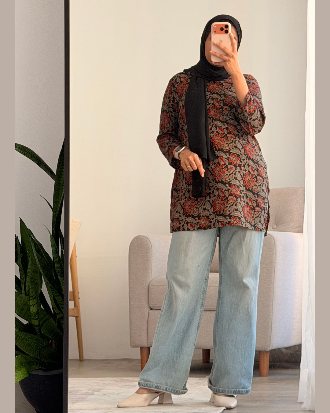 Mehrunisa Floral 30 inch Short Kurti