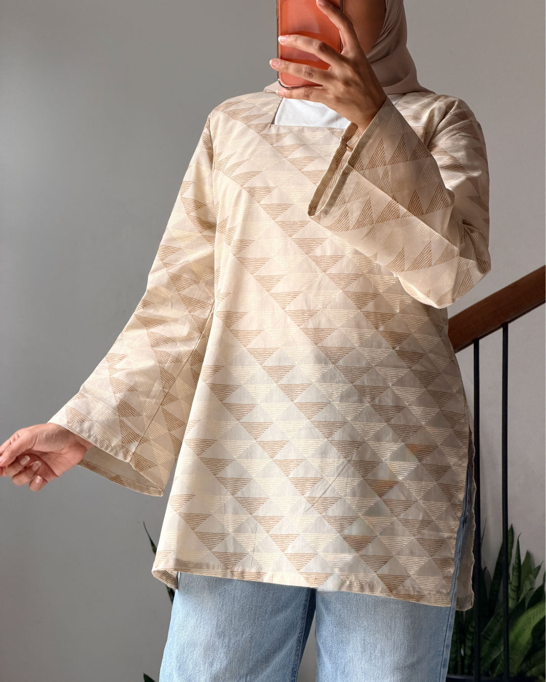 Zarqaa Saba Beige Geometric 30 inch Kurti Top