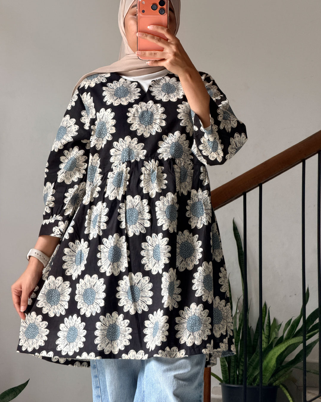 Noor-e-Zarina Peplum Kurti – Midnight Bloom